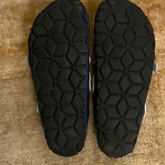 Ladies clogs size 37 Brand is “Grundland Soft” colour is blue with red lettering - Picture 4 of 4